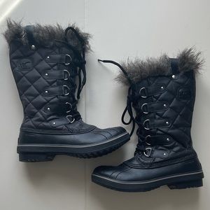 Sorel Faux Fur Winter Boots - size 8.5
